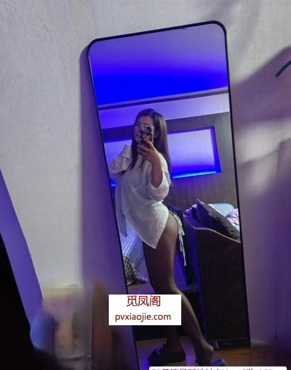 罗湖丰满圆润黑丝温妮