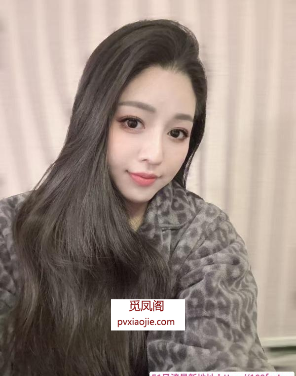 丰满大长腿梓琪老师