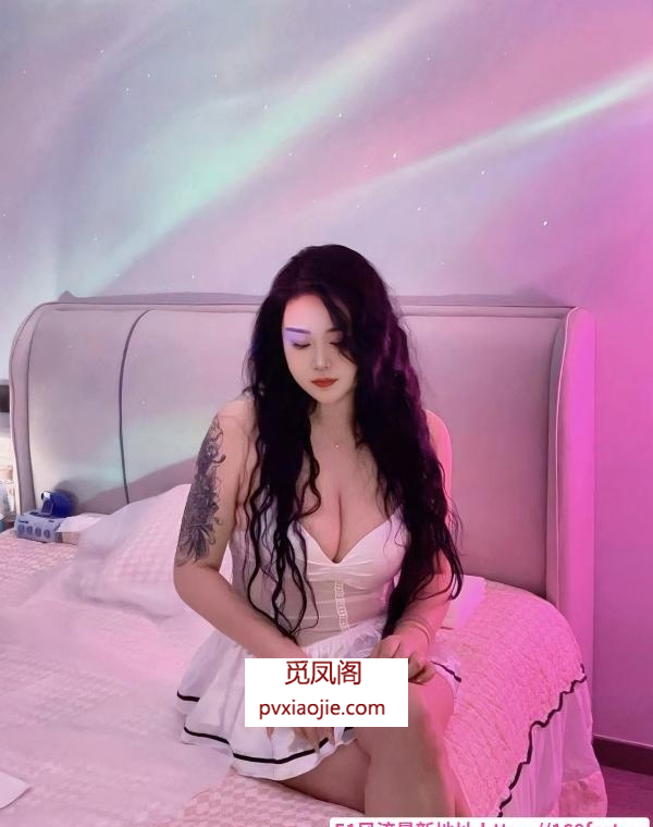 巨乳红唇性感贝贝